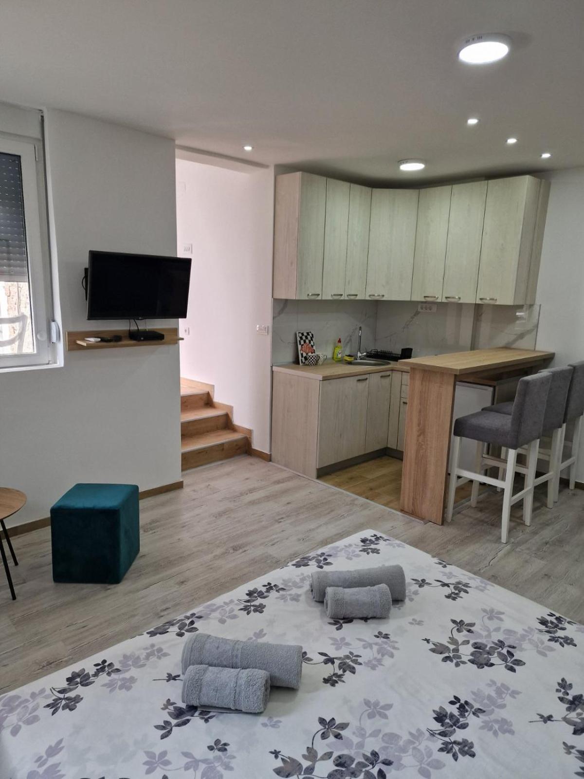 Zed Apartmani Leskovac Лесковац Экстерьер фото